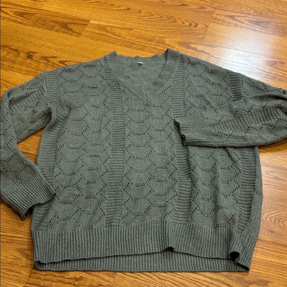 Madison Cream turtle neck and Green pullover v neck sweater - Picture 9 of 10